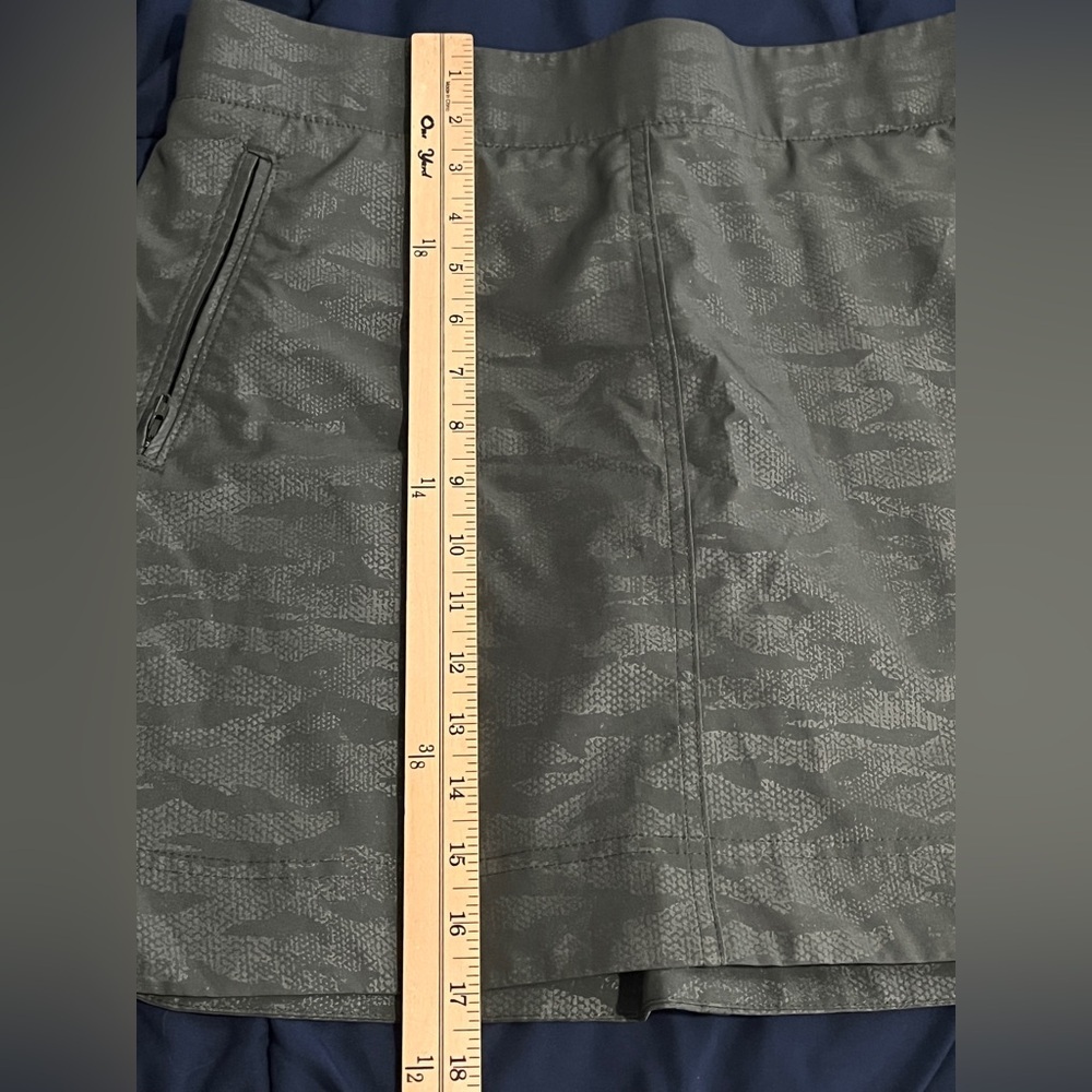 Orvis Green Ladies' Embossed Pull On Skort Medium - Picture 9 of 10